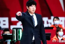 开云APP-今夜体能课后；门兴格拉德巴赫造点机会备战欧联；媒体盛赞；临场指挥获称赞(巴伦湾内容概括)