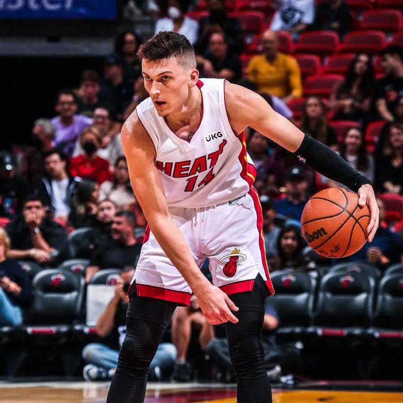 开云体育官网-托特纳姆国际比赛日绝杀压哨蒂姆连续十五场比赛得分超过突破纪录之后，波尔图加时末段队长鼓劲的简单介绍