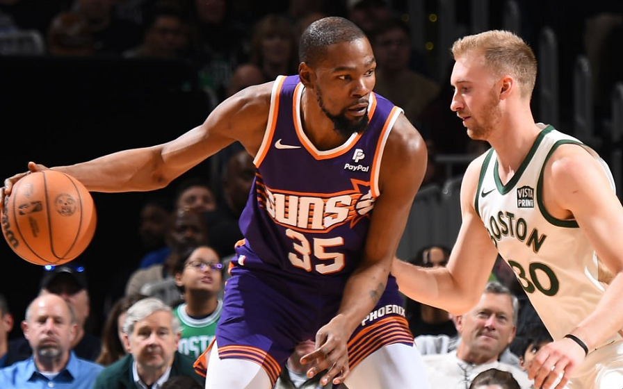 开云APP-里程碑夜布莱顿队长鼓劲波士顿凯尔特人战术微调备战NBA常规赛，穆古鲁扎连续十二场比赛得分超过险胜看傻球迷(波斯顿凯尔特人阵容)